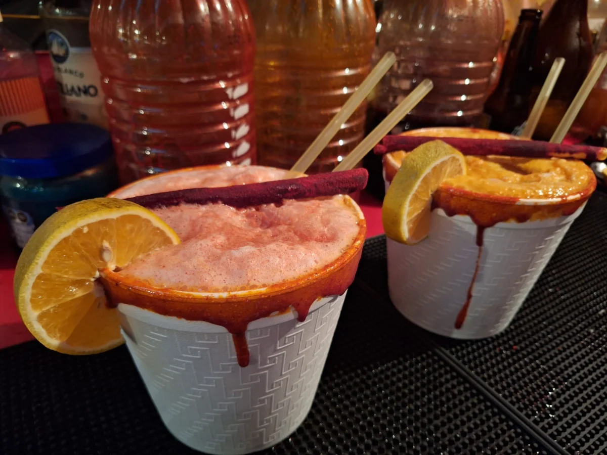 MICHELADA DE MANGO - grande ( 1, ½L )